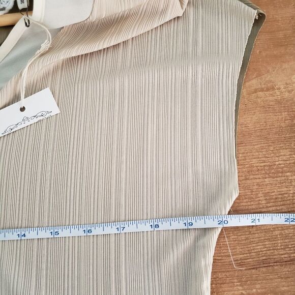 Pink Martini NWT Sleeveless Beige Green Asymmetrical Ribbed V-neck Top - Picture 11 of 15